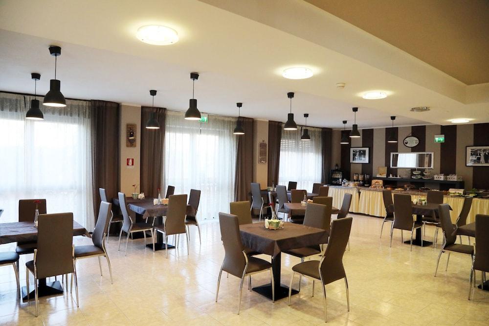 Hotel Fidenza Eksteriør billede