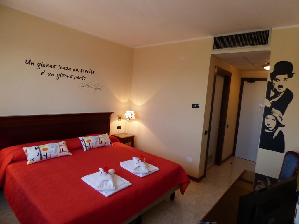Hotel Fidenza Eksteriør billede