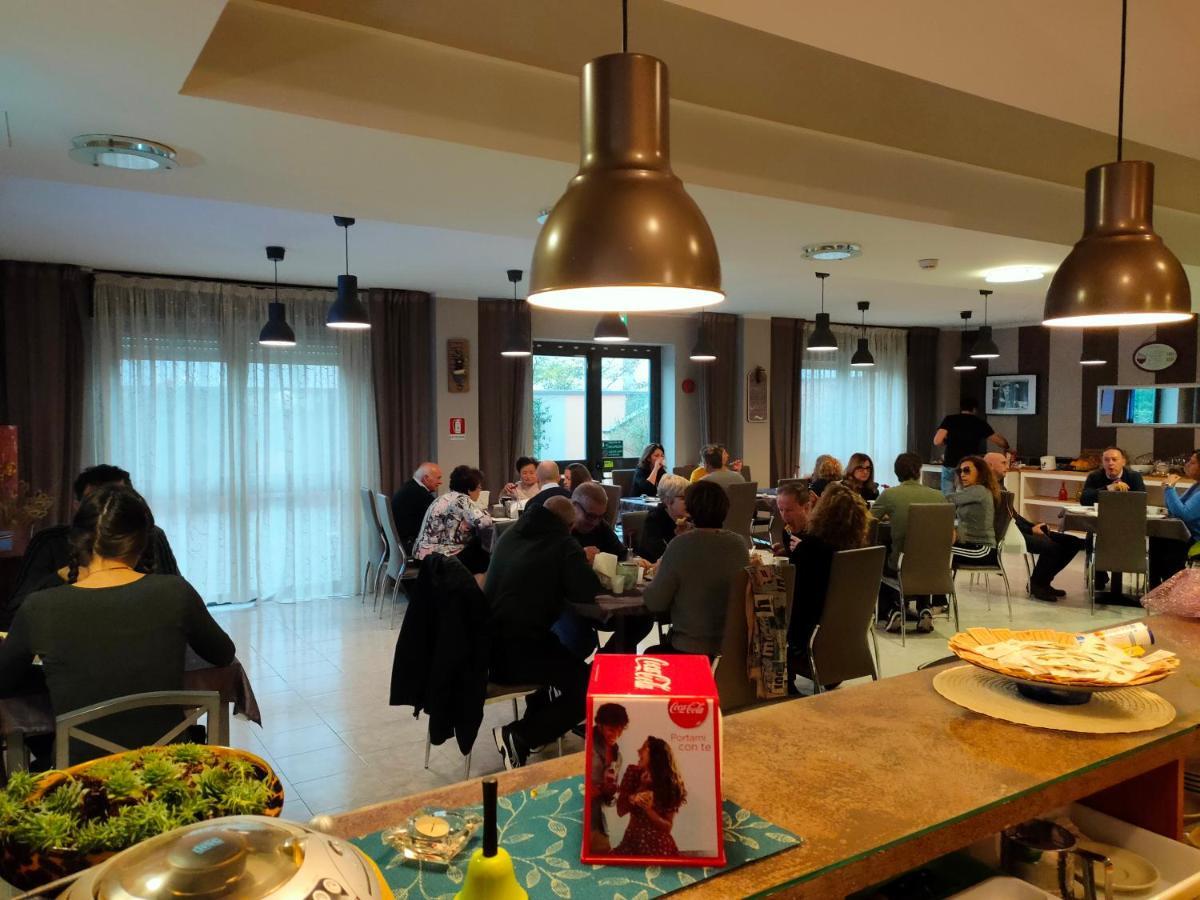 Hotel Fidenza Eksteriør billede